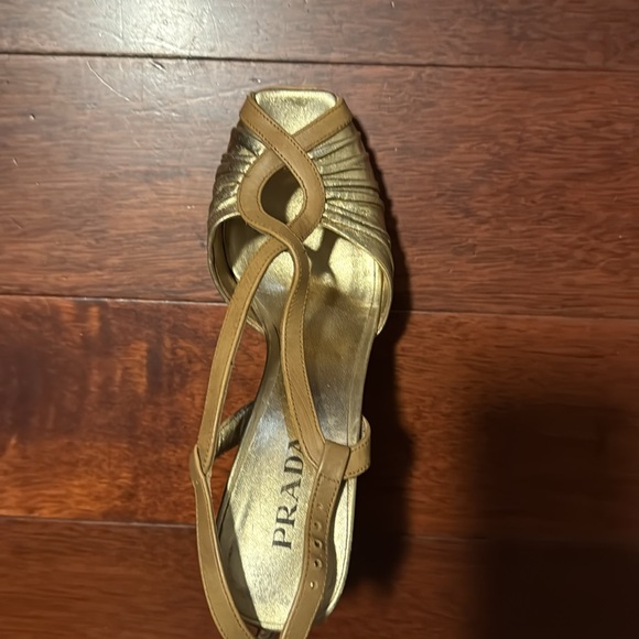 Prada shoes, gold High heel sandals. - Picture 8 of 11
